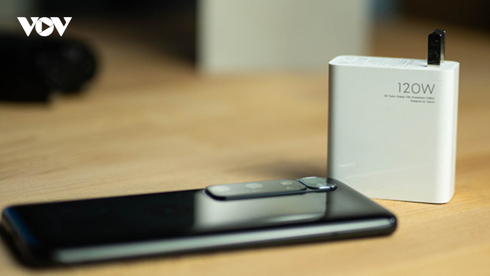 Xiaomi phát triển công nghệ sạc nhanh gấp 10 lần iPhone 12