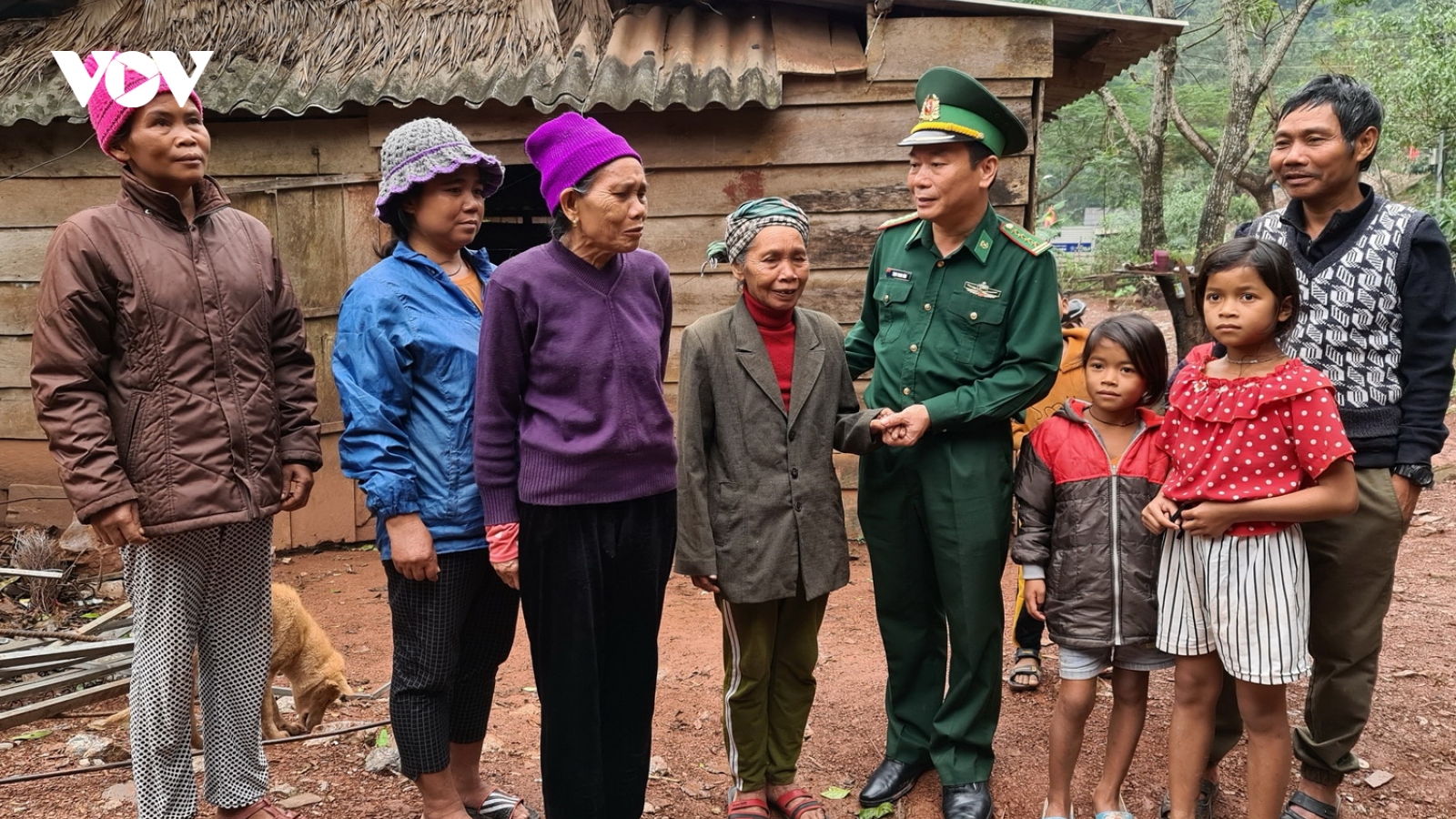 Lên phương án di dân tại các khu vực sạt lở trên tuyến biên giới Quảng Bình