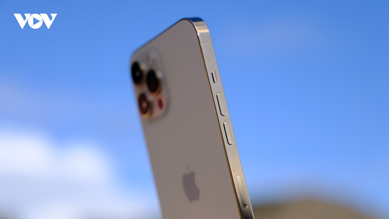 Vén màn cách tiếp cận thiết kế máy ảnh của Apple với iPhone 12