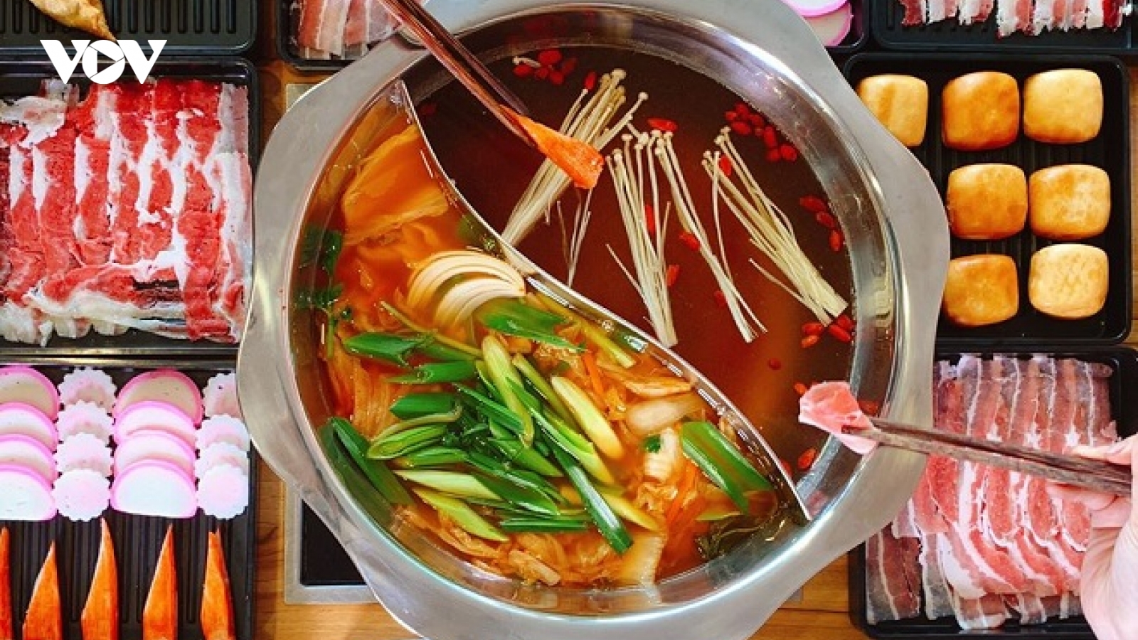 Những loại rau không nên dùng để ăn lẩu