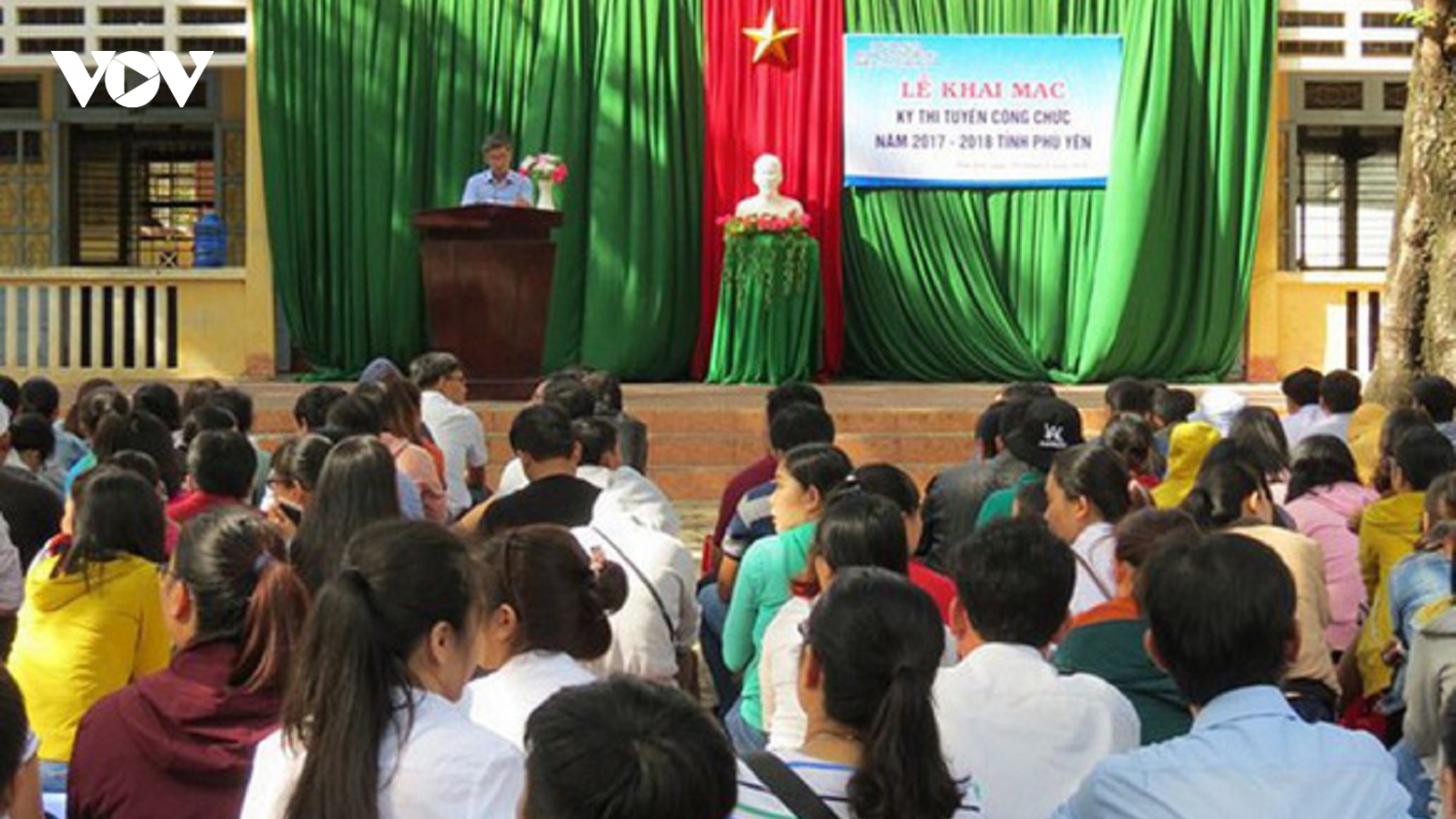 8 cán bộ bị khởi tố vì liên quan làm lộ đề thi công chức