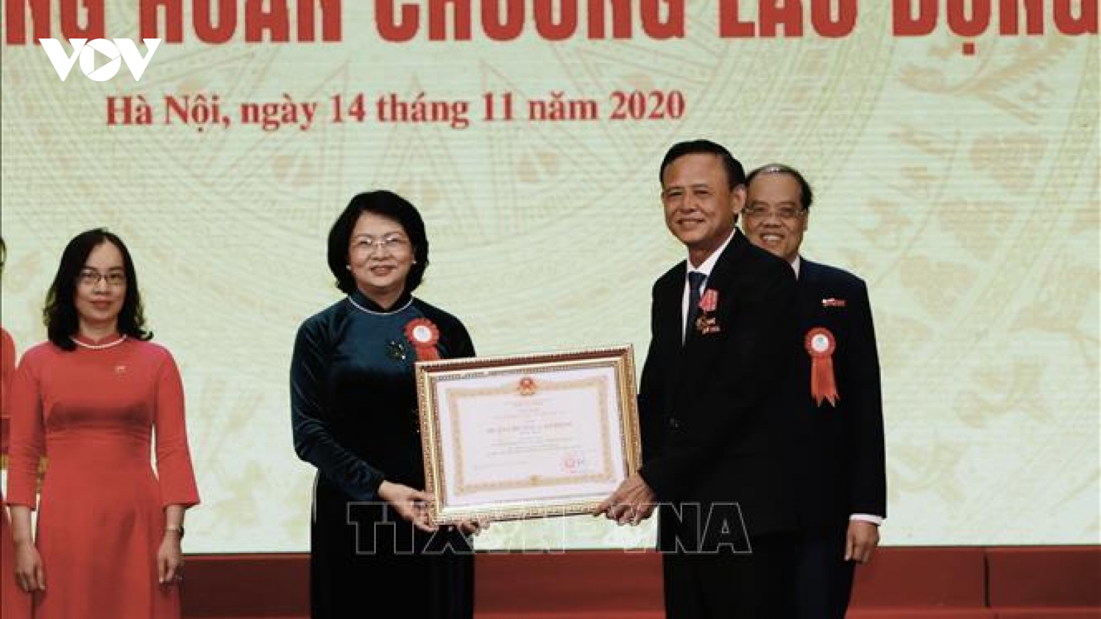 Phó Chủ tịch nước biểu dương phong trào thi đua yêu nước của ngành Nông nghiệp