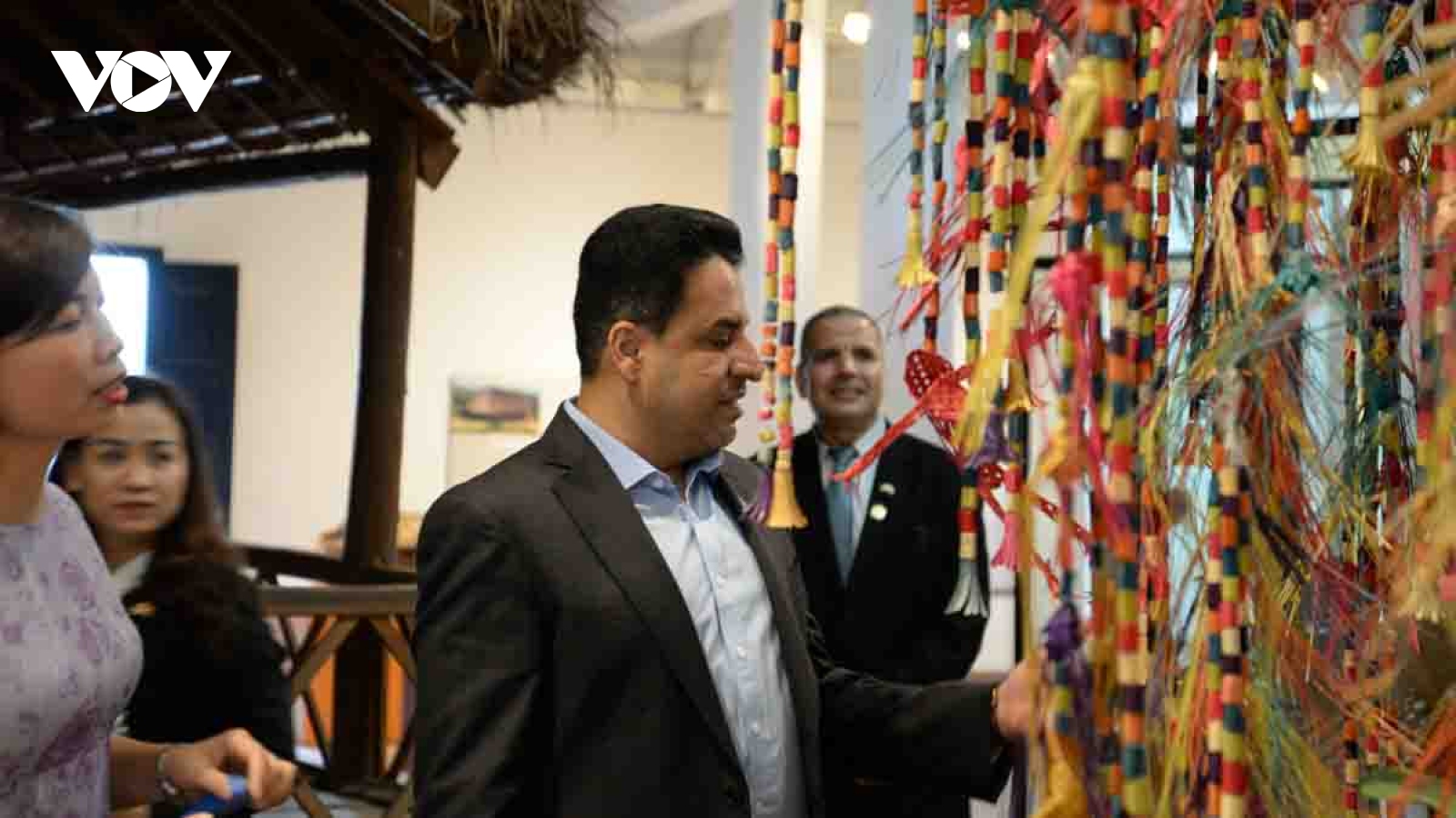 UAE Ambassador pays visit to Vietnam Museum of Ethnology