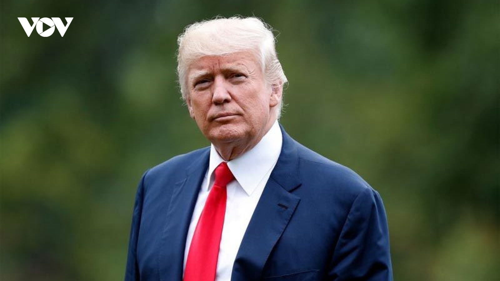 Tổng thống Trump chúc ông Biden mau bình phục sau khi trẹo mắt cá chân