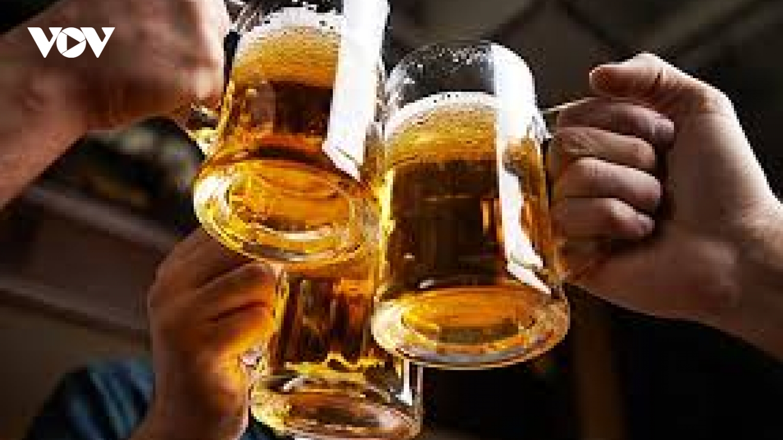 Từ 15/11: Phạt thủ trưởng để nhân viên uống rượu bia trong giờ làm việc