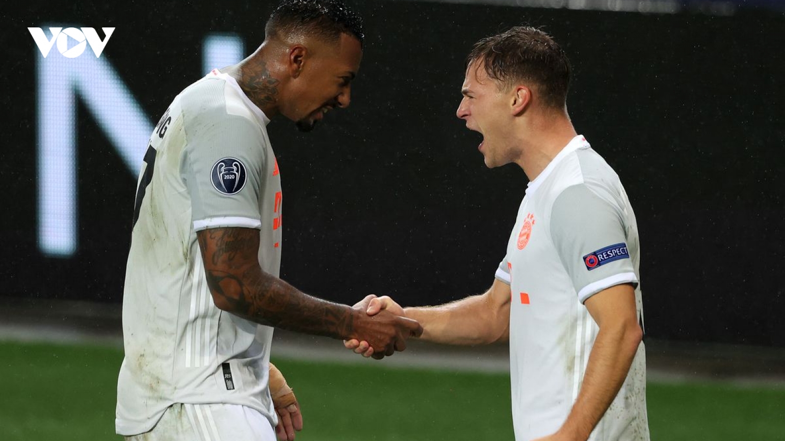"Đánh tennis" tại Áo, Bayern Munich tiến sát vòng 1/8 Champions League