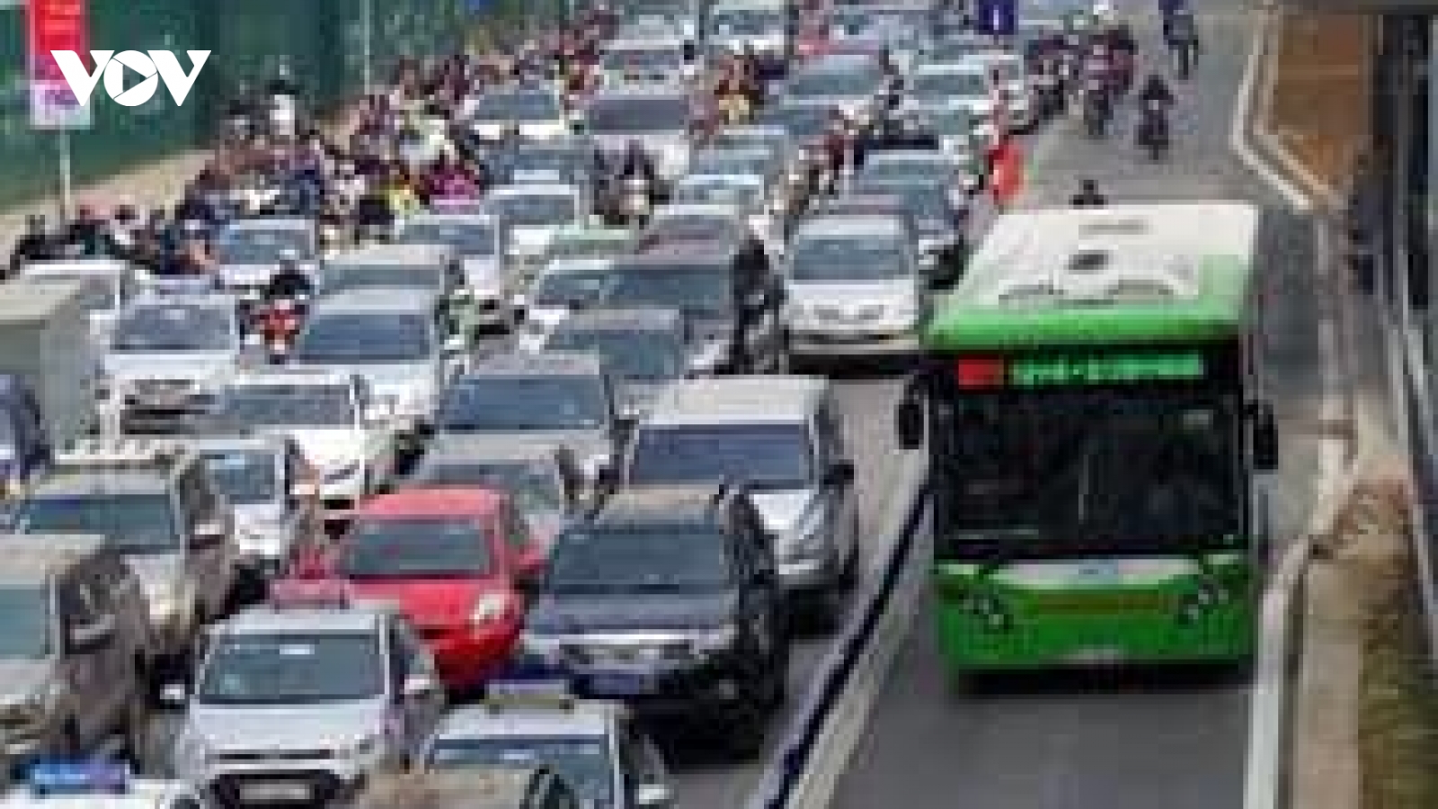 Hà Nội lại đề xuất đường riêng cho xe buýt: Hãy nhìn vào tuyến BRT đang vận hành