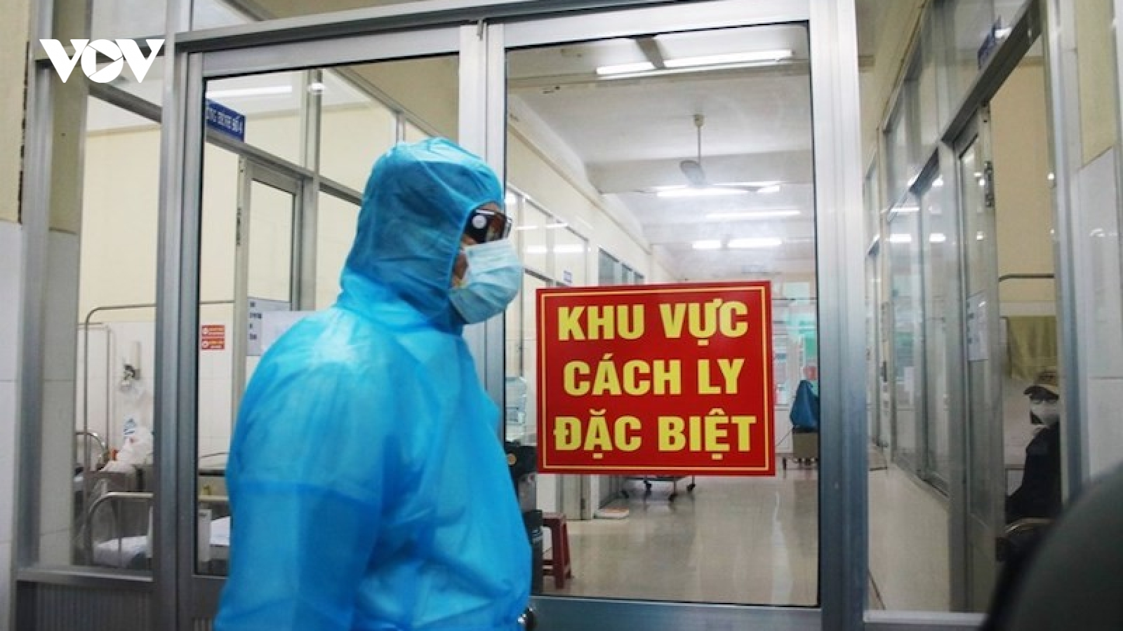 TPHCM có ca dương tính lây nhiễm từ người cách ly, Bộ Y tế họp khẩn