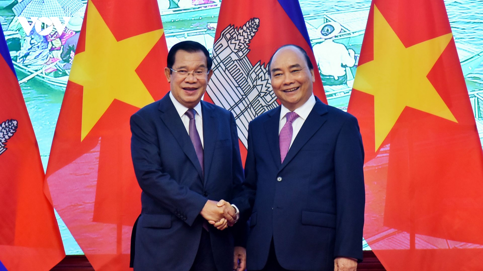 Việt Nam luôn coi trọng và dành ưu tiên cao cho quan hệ với Campuchia