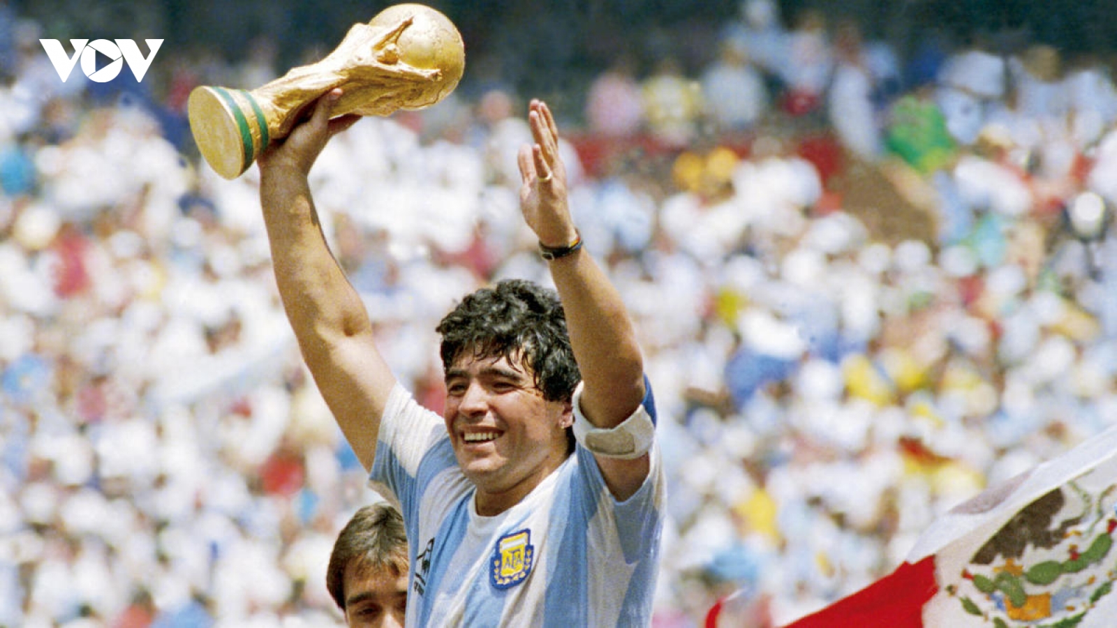 Những chiến tích để đời của huyền thoại bóng đá Maradona
