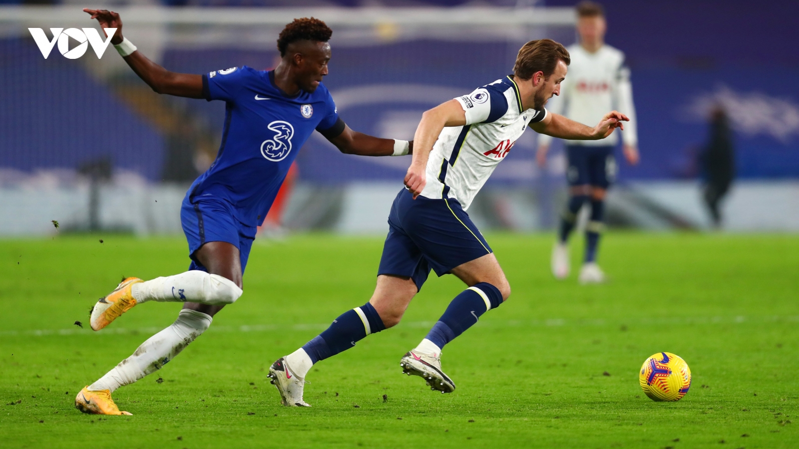Tottenham dẫn đầu Premier League sau trận đấu thực dụng với Chelsea