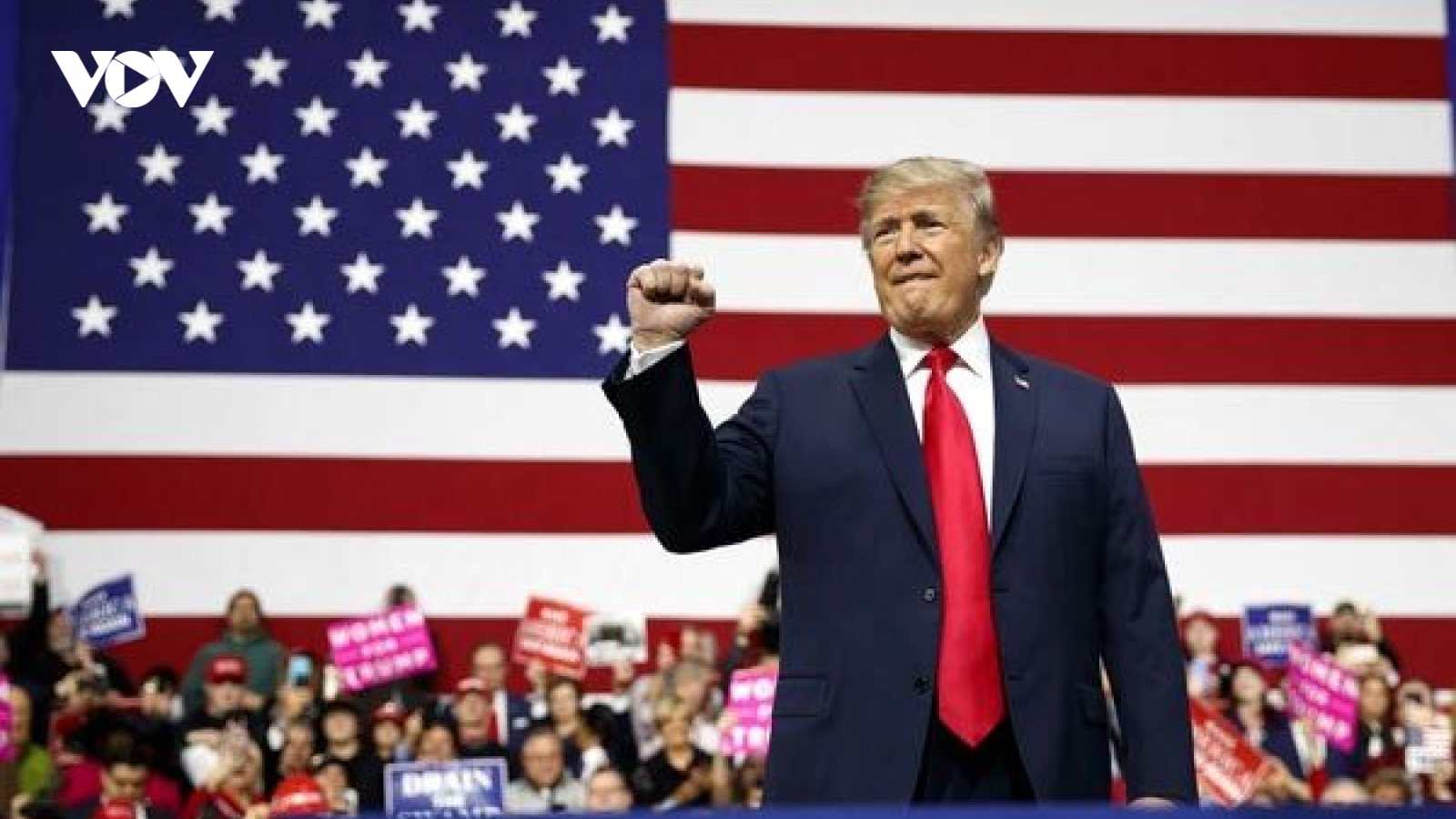 Những bang đầu tiên bắt đầu kiểm phiếu: Lợi thế nghiêng về Tổng thống Trump 