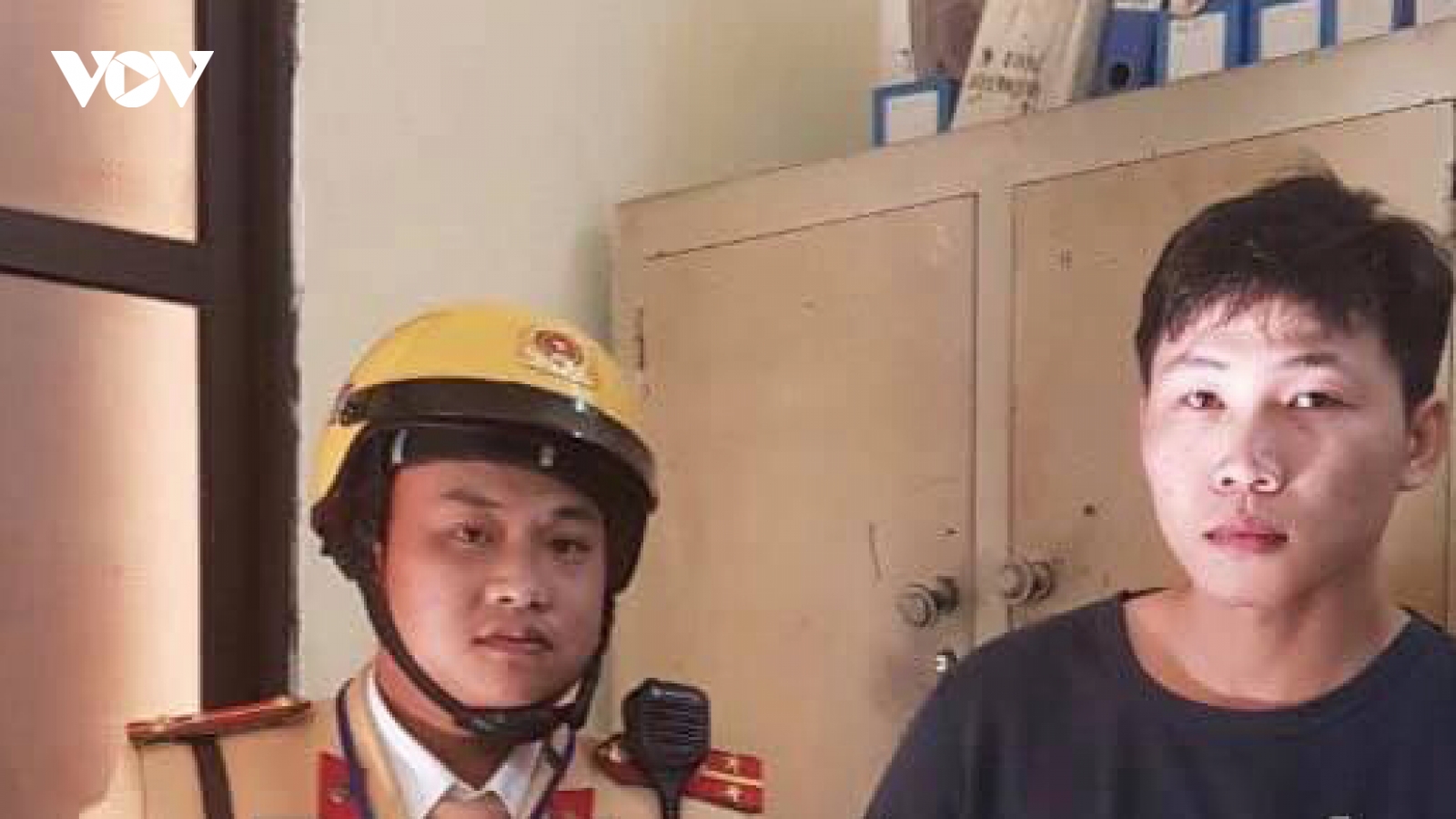 Thiếu tiền tiêu xài, nam sinh viên đi cướp giật điện thoại