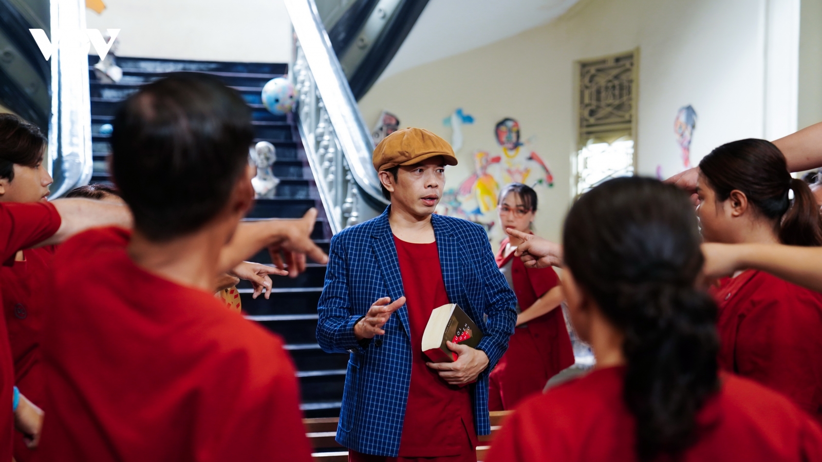 Sau "Tiệc trăng máu", Thái Hoà “đại náo” viện tâm thần trong phim mới