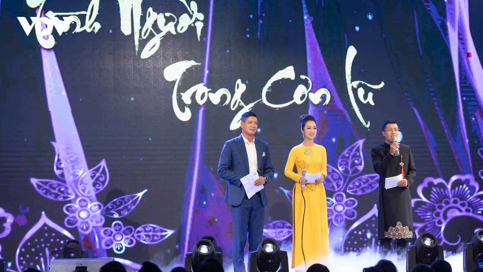 Hoa hậu Jennifer Phạm hội ngộ Bình Minh trong chương trình gây quỹ từ thiện