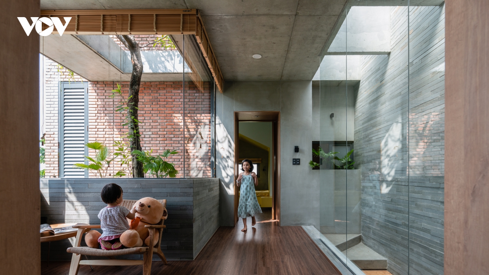 Ngôi nhà gạch ngập tràn hạnh phúc của vợ chồng trẻ và 2 cô con gái