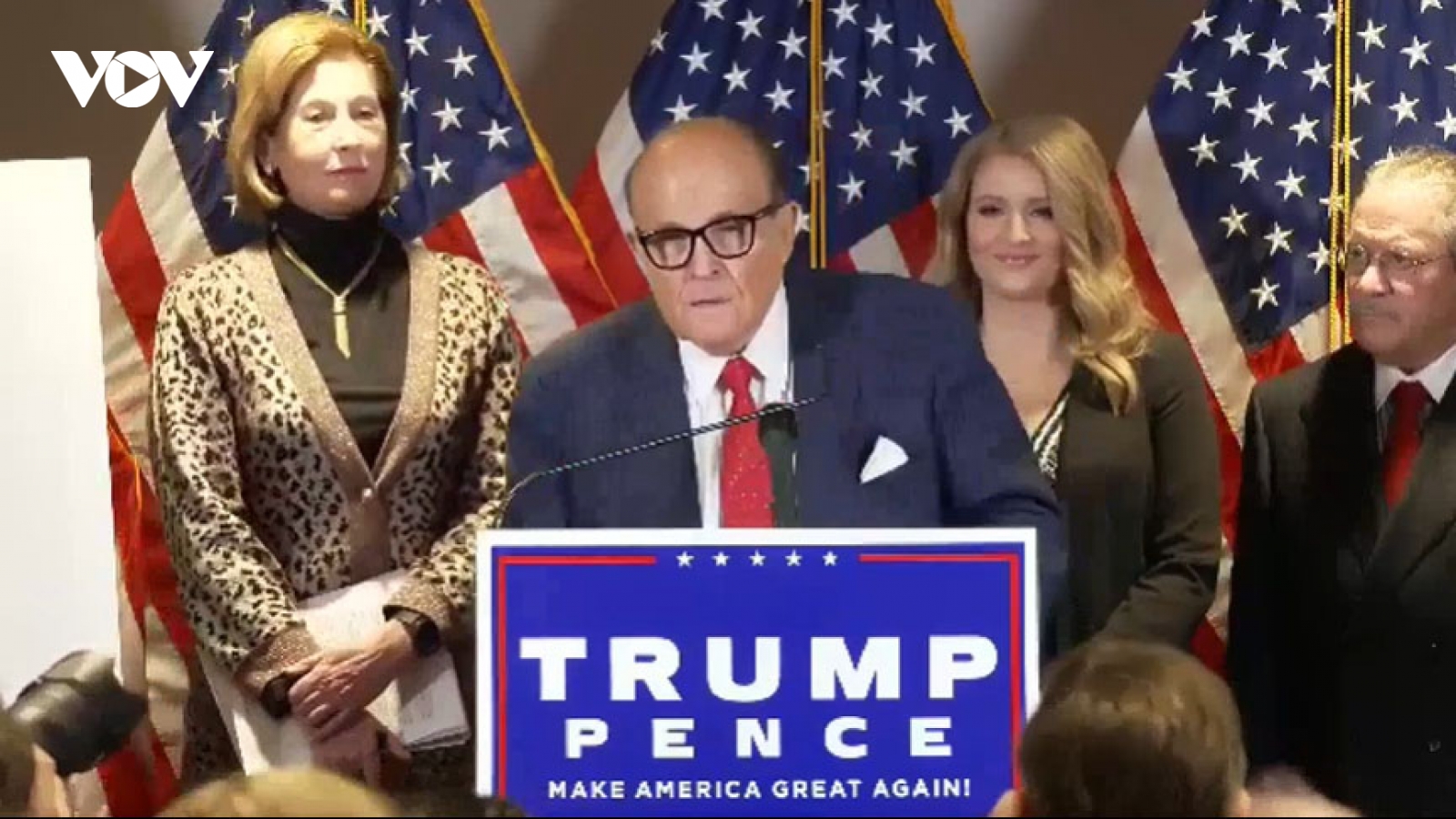 Tổng thống Mỹ Trump thông báo về họp báo "đường đến chiến thắng"