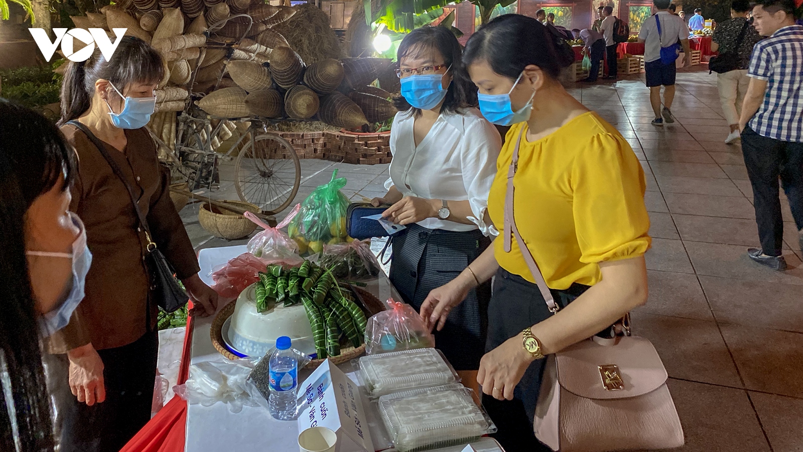 Trải nghiệm văn hóa, thưởng thức đặc sản Hưng Yên ngay tại Hà Nội