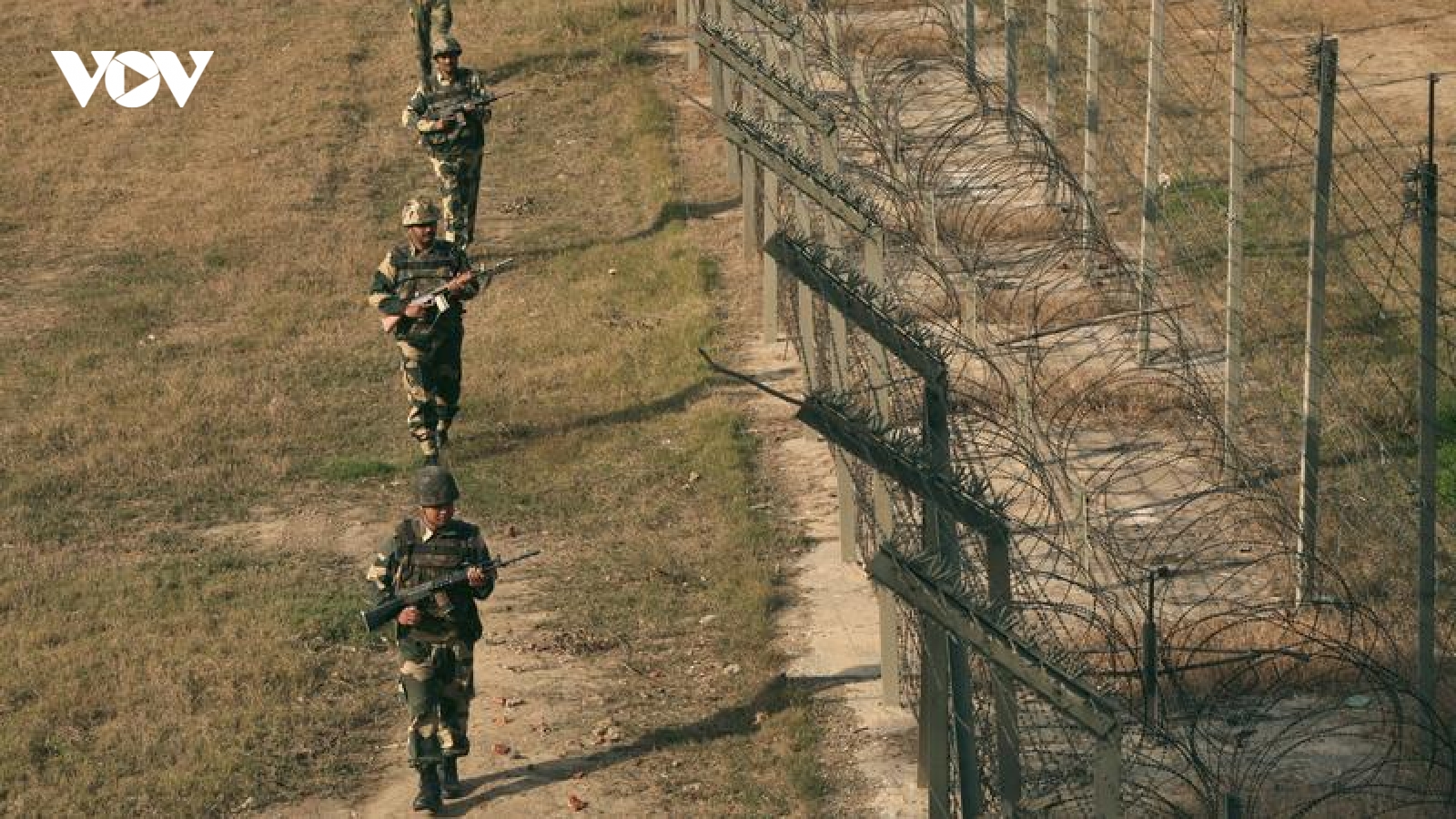 Ấn Độ - Pakistan “đấu pháo” tại Kashmir, ít nhất 14 người thiệt mạng