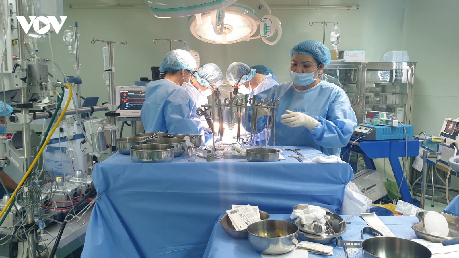 Cứu sống bệnh nhân bị suy tim nặng và kèm nhiều bệnh lý nền nguy kịch