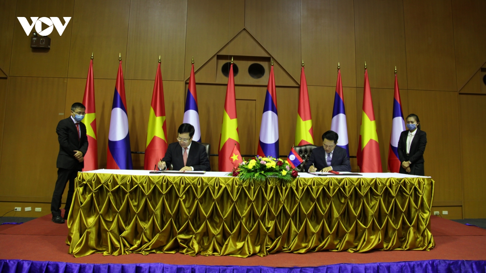 Phó Thủ tướng, Bộ trưởng Ngoại giao Phạm Bình Minh thăm Lào