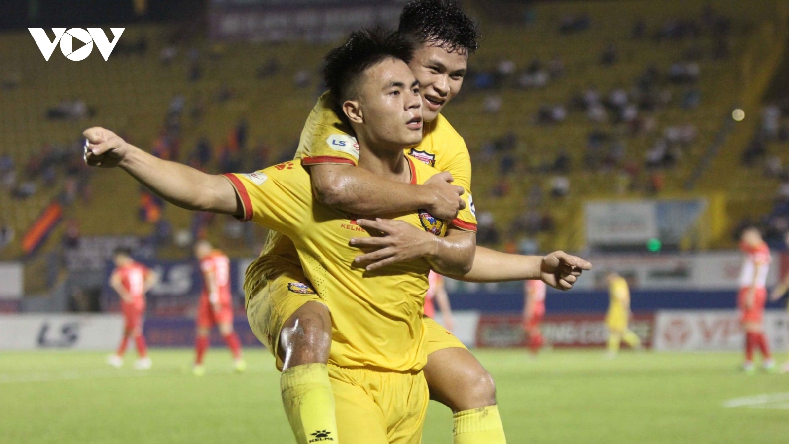 Tuyển thủ U22 Việt Nam ghi bàn đẹp nhất V-League tháng 10 