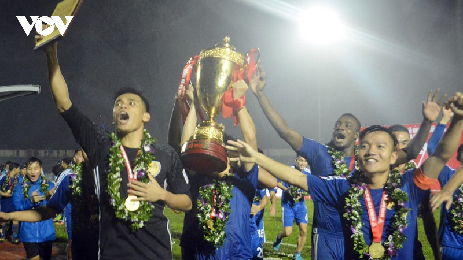 Ngày này năm xưa: Quảng Nam đăng quang ngôi vô địch V-League 