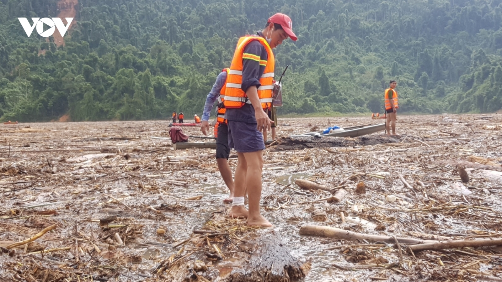Quảng Nam còn 20 người mất tích, tạm dừng tìm kiếm chờ qua bão số 10