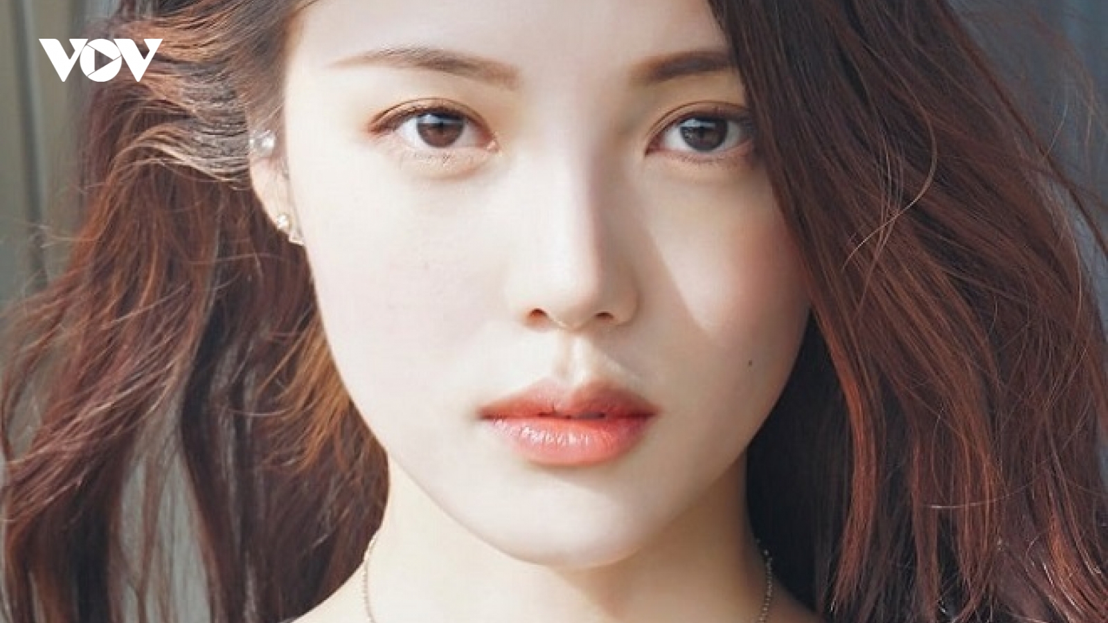 Những mẹo trang điểm đơn giản giúp gương mặt bạn bừng sáng hơn