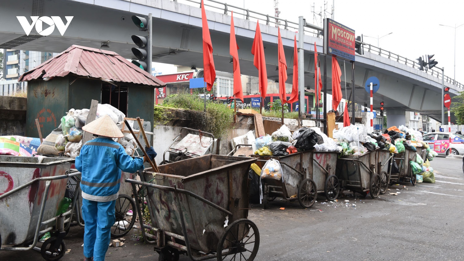 Hà Nội: Rác ùn ứ do chậm lương công nhân đã được giải tỏa