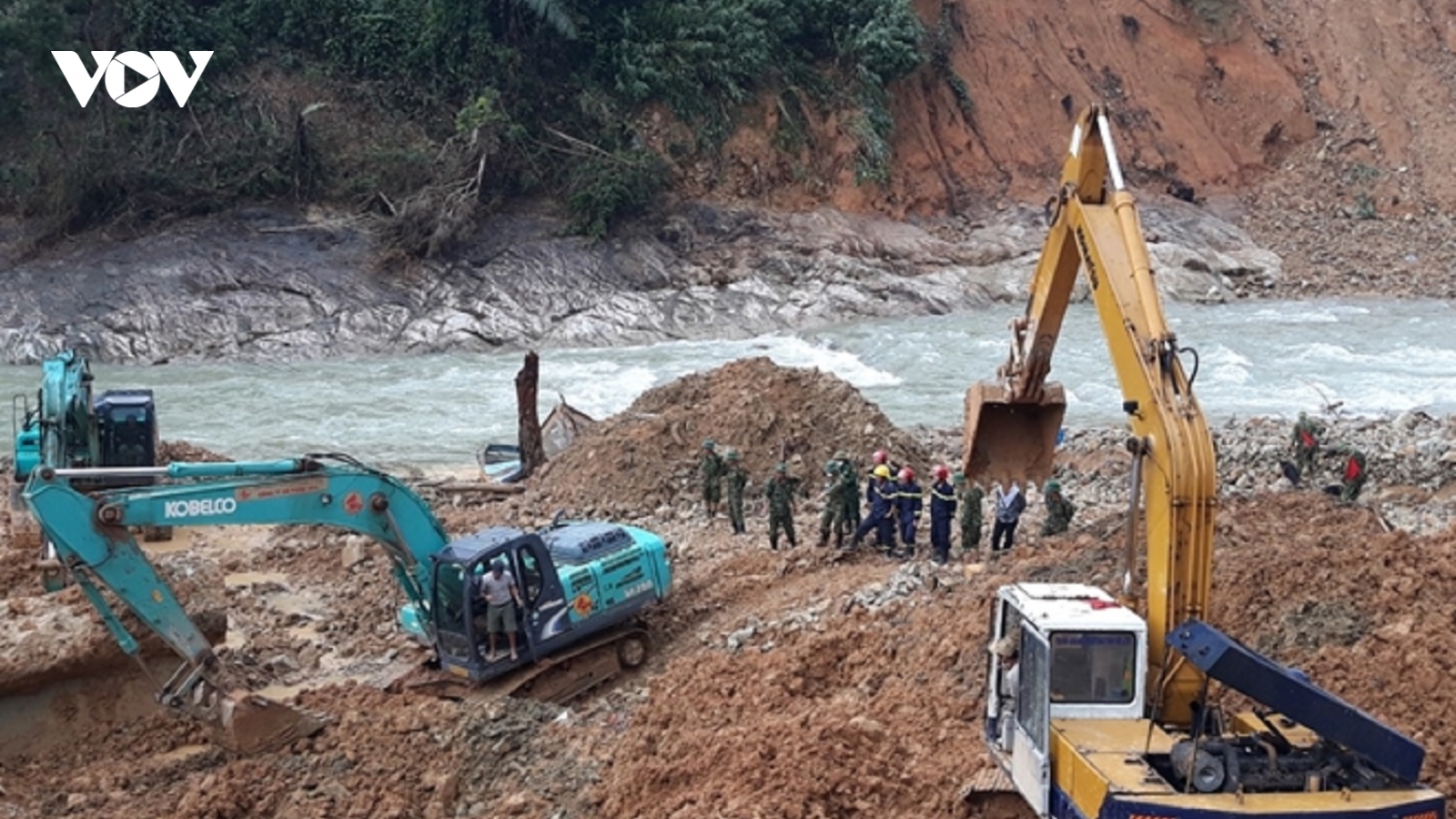 Thừa Thiên Huế thông tuyến trở lại đường 71 vào Thủy điện Rào Trăng 3