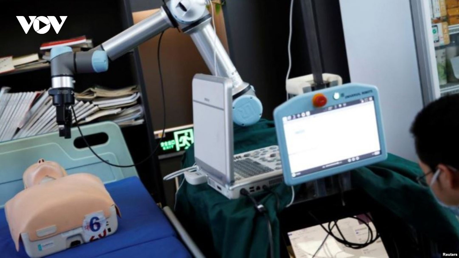 Trung Quốc thực hiện thành công ca phẫu thuật ung thư sử dụng robot