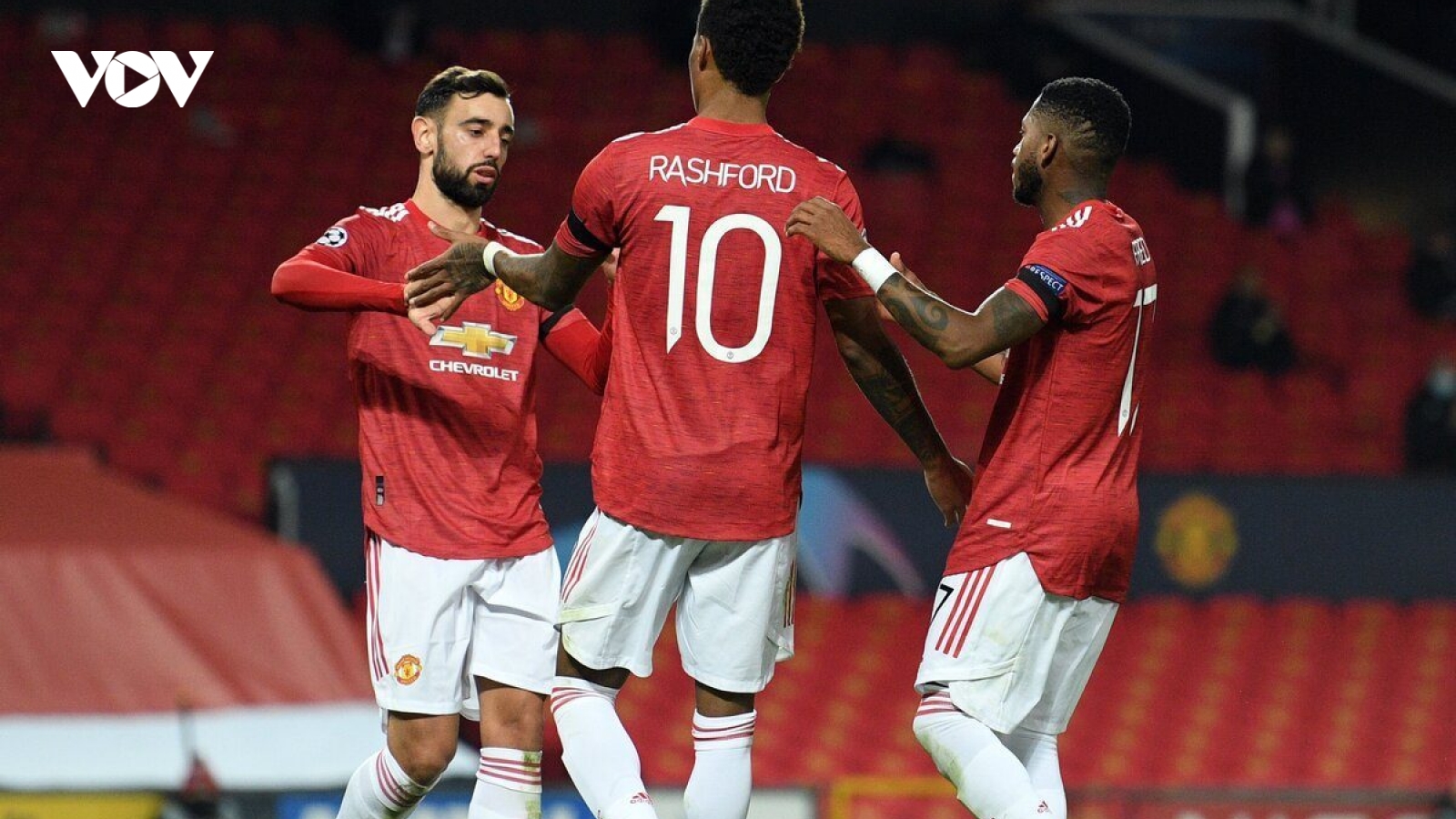Bruno Fernandes giúp MU "đòi nợ" Istanbul, tiến sát vòng 1/8 Champions League 