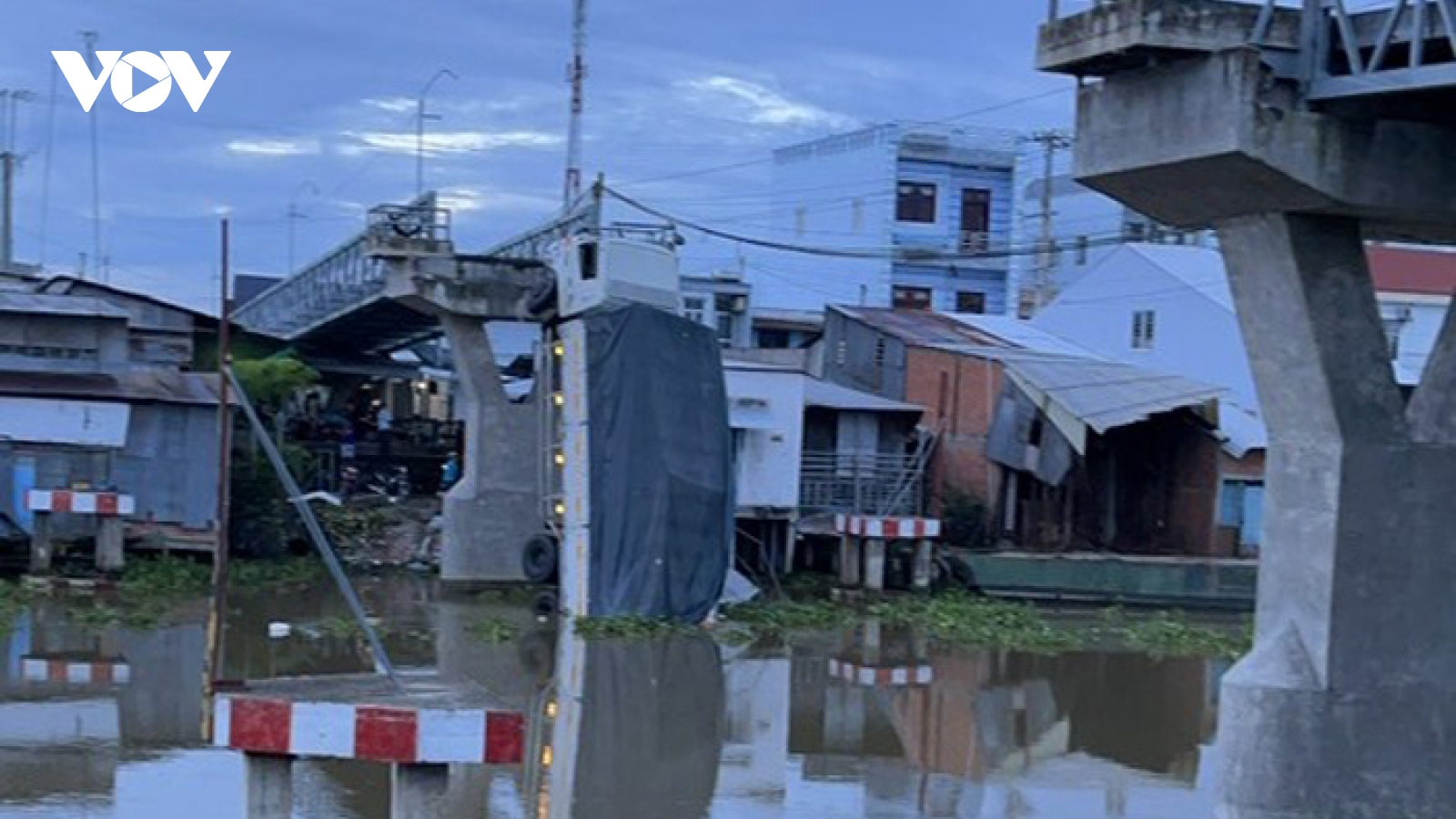 Làm rõ nguyên nhân làm sập cầu Thiên Hộ (Tiền Giang)