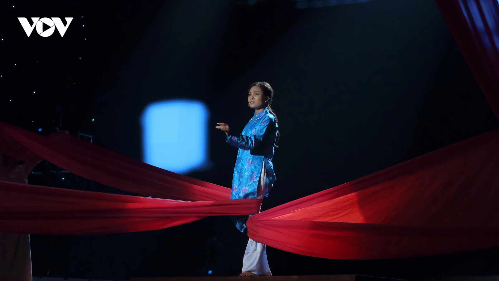 Lưu Hiền Trinh được Lý Nhã Kỳ khuyến khích theo đuổi nhạc bolero