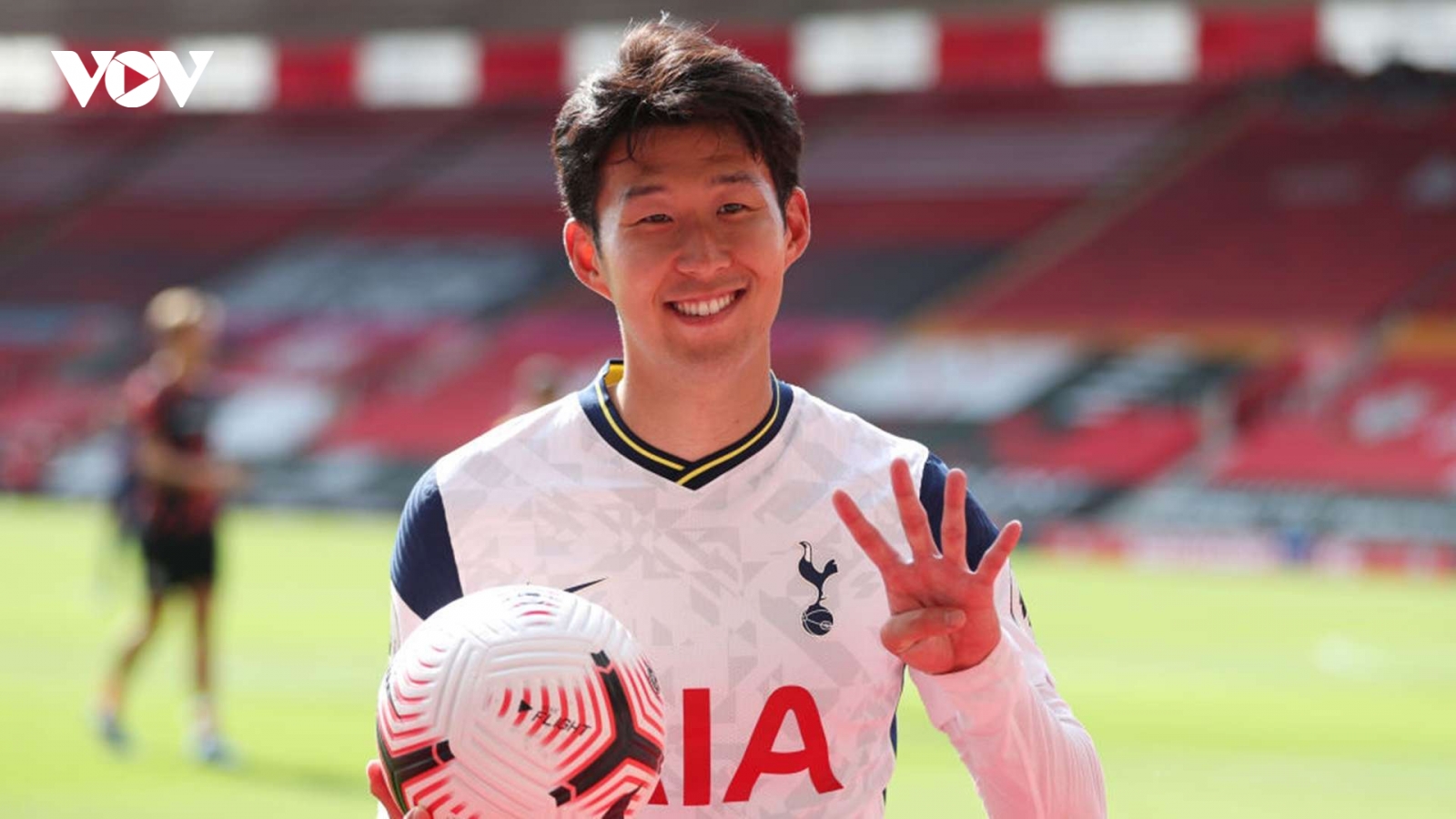 Giúp Tottenham vùi dập MU, Son Heung Min được vinh danh