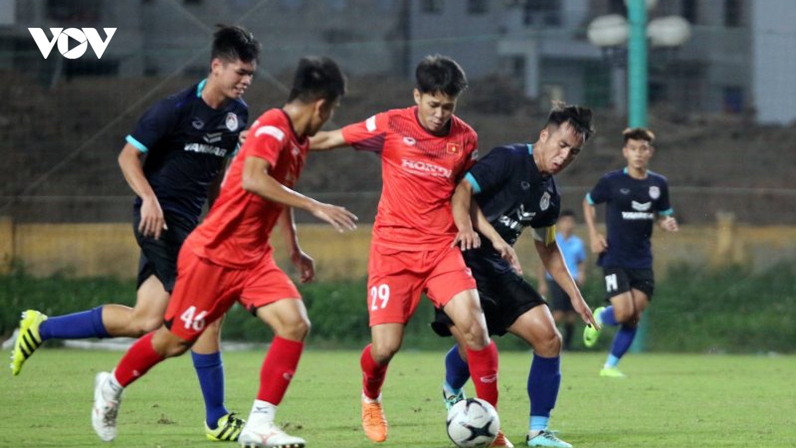Danh Trung và Minh Bình ghi bàn, U22 Việt Nam đánh bại Phố Hiến