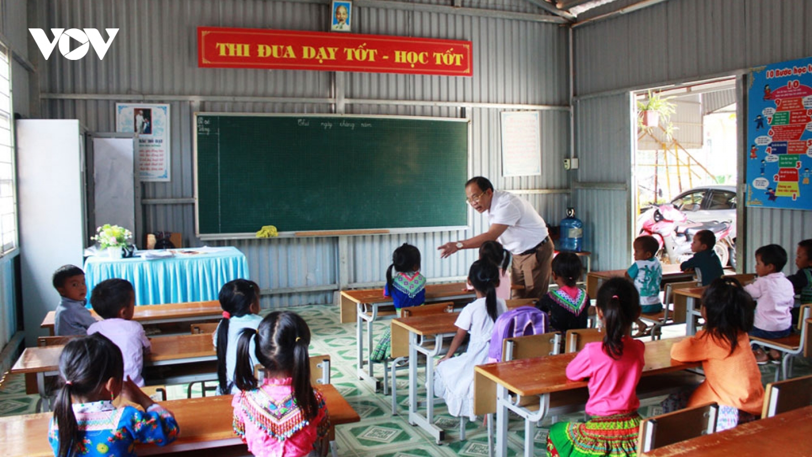 Không học trước khai giảng, một số địa phương than gặp khó