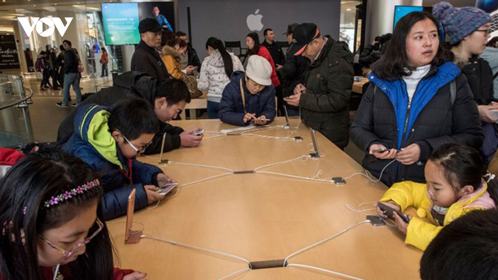 Apple tạo ra bao nhiêu chiếc iPhone trong một ngày?