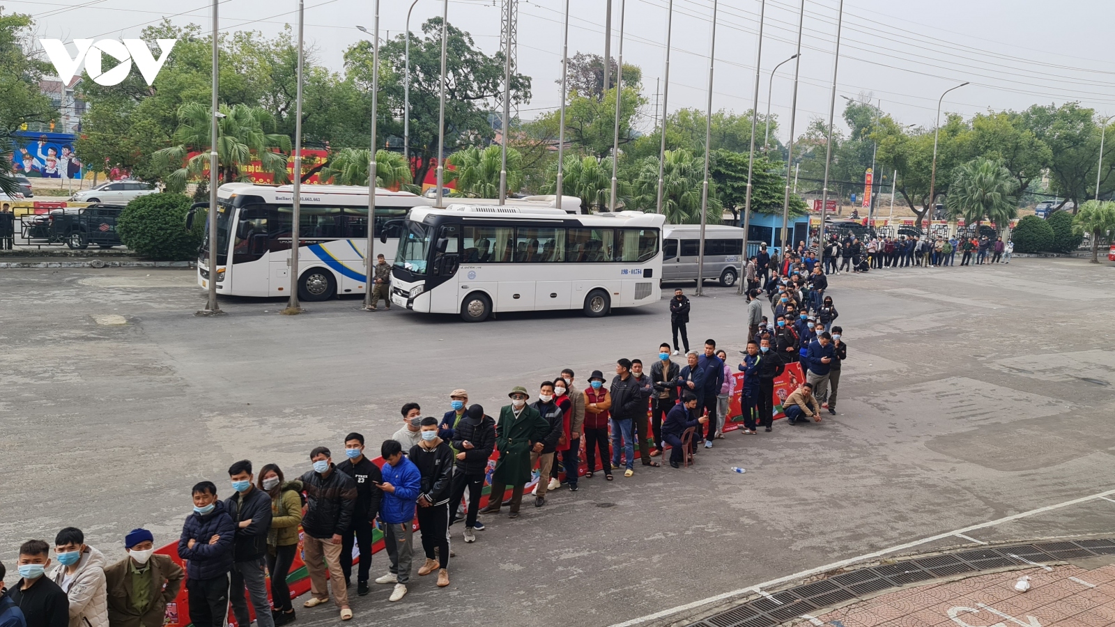 Hàng nghìn người xếp hàng mua vé trận giao hữu ĐT Việt Nam - U22 Việt Nam tại Phú Thọ