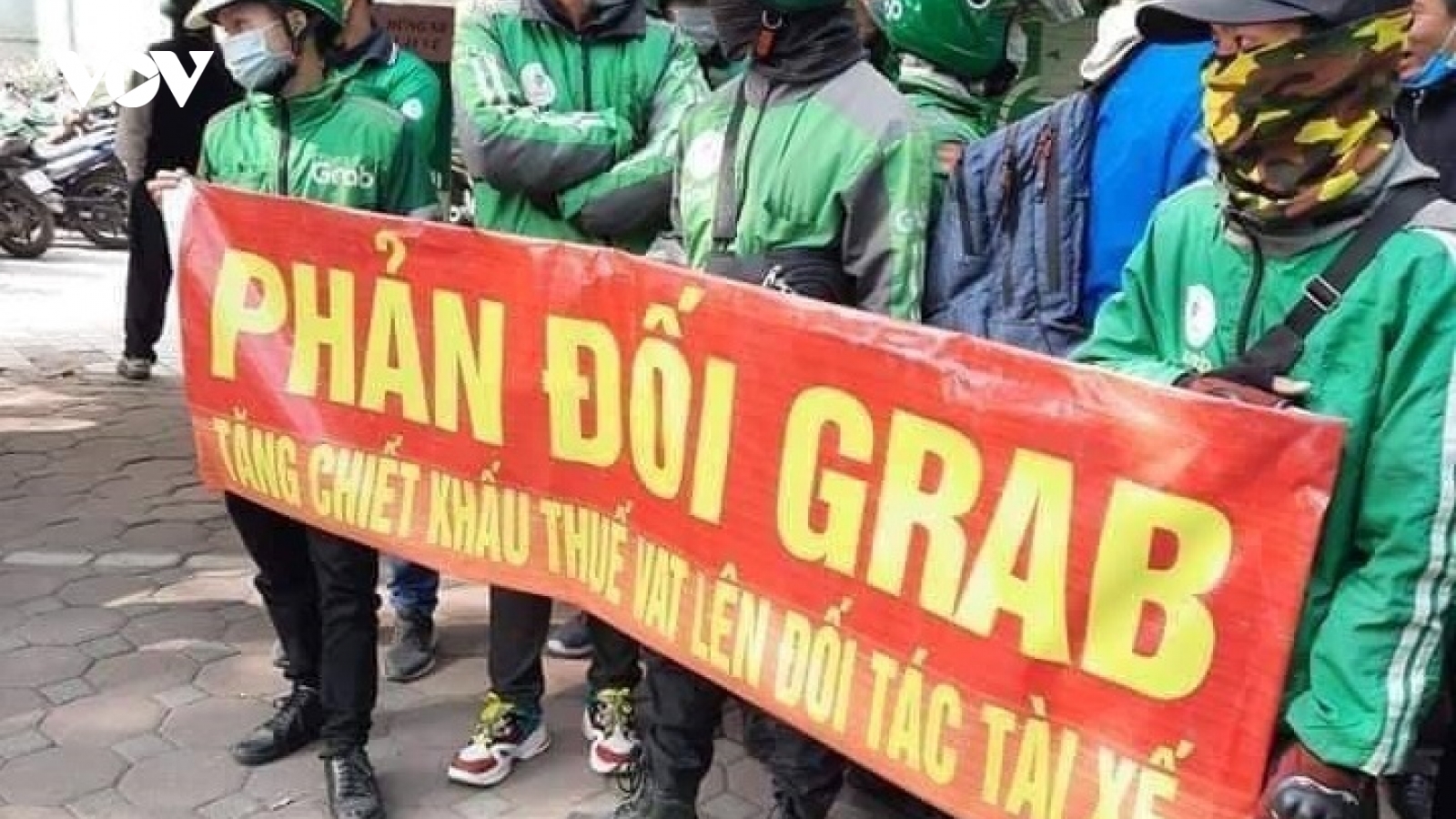 Grab tăng phần trích nộp của tài xế là sai, người tiêu dùng lại chịu thiệt
