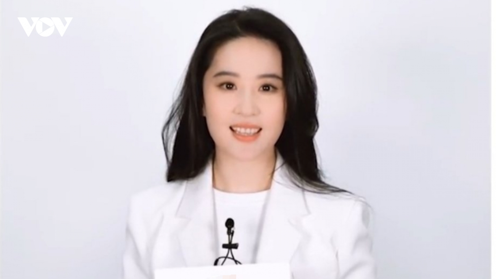 Lưu Diệc Phi gây thất vọng với ngoại hình "phát tướng" khác lạ