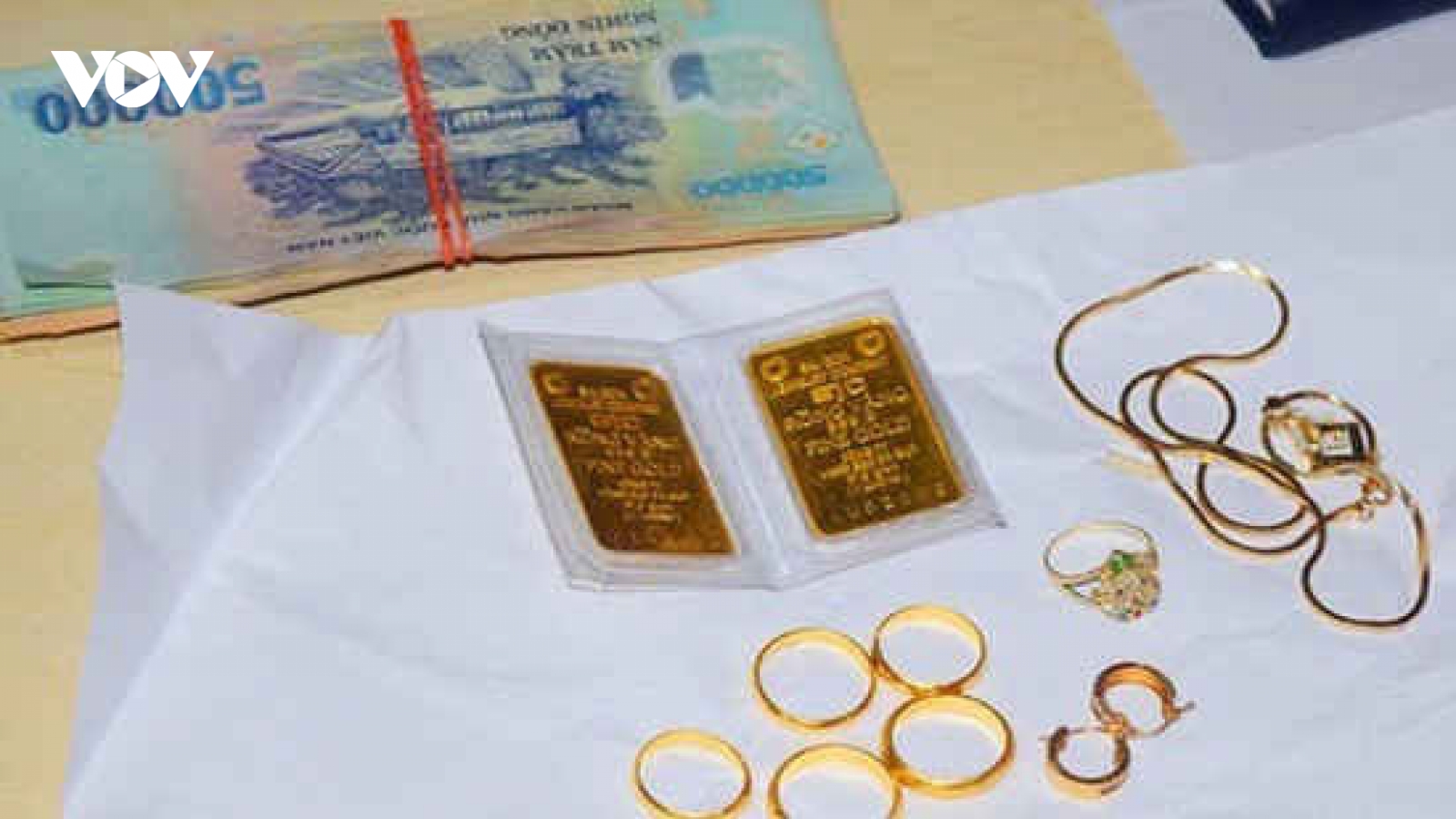 Một nông dân Bình Định trình báo bị mất trộm tiền, vàng trị giá 600 triệu đồng