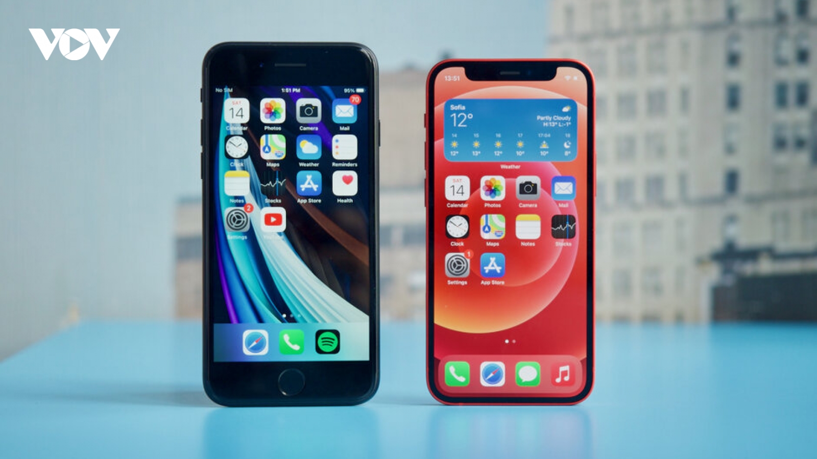 Chọn iPhone 12 mini hay iPhone SE 2020 khi chênh nhau 9 triệu đồng?