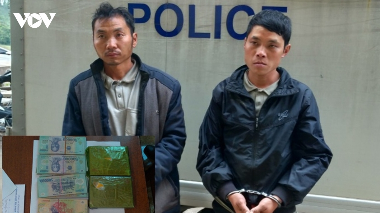 Bắt giữ hai đối tượng, thu giữ 2 bánh heroin