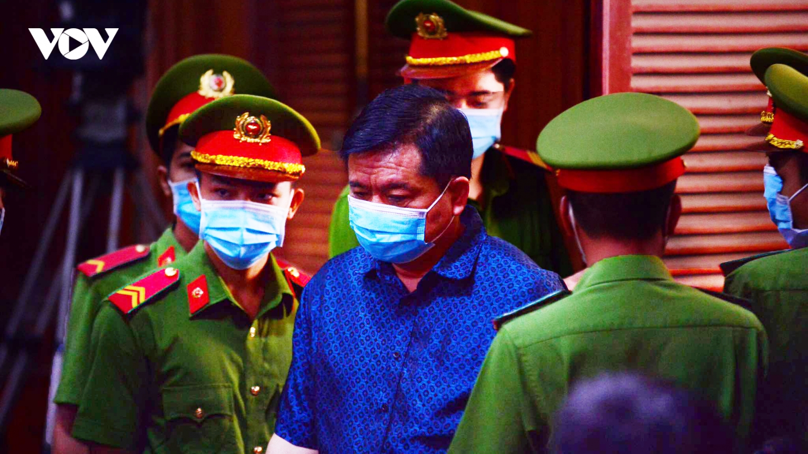 Bị cáo Đinh La Thăng phản bác cáo trạng, phủ nhận mối quan hệ với Út “trọc”