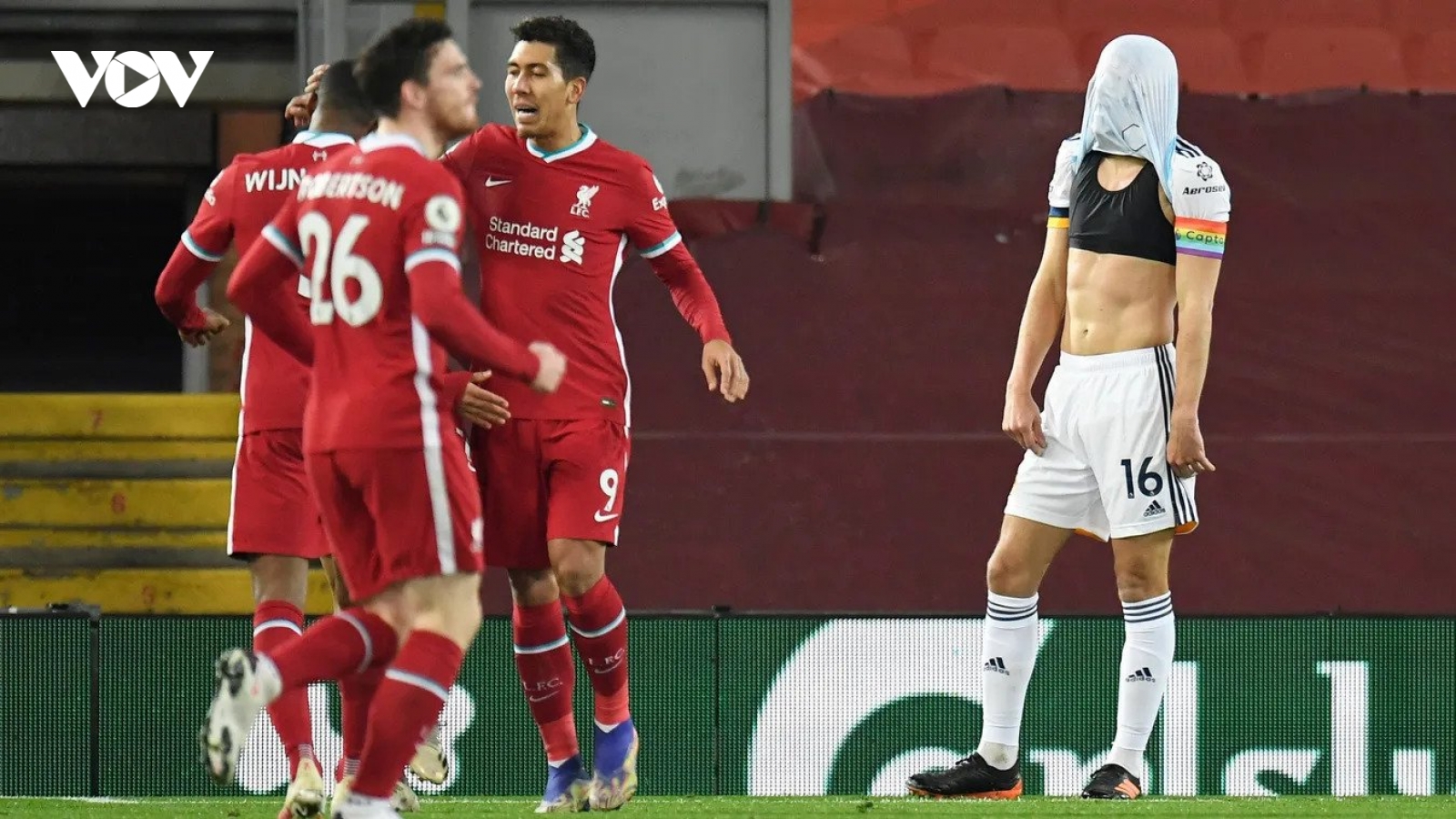 Thắng đậm Wolves, Liverpool bám sát Tottenham