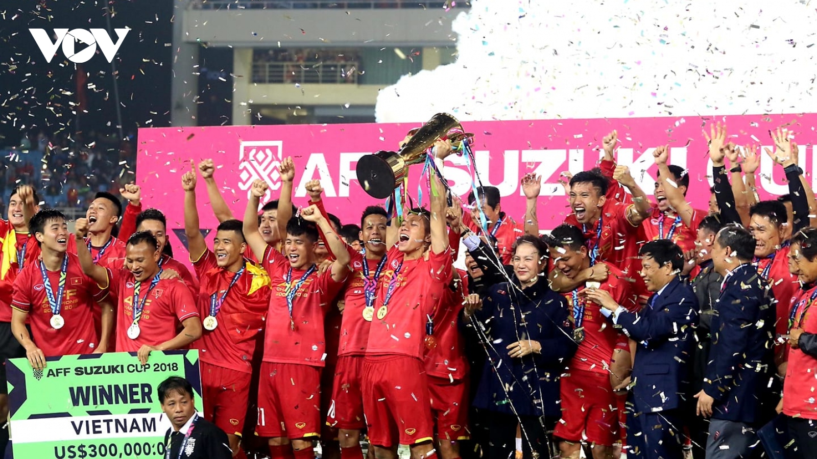 Ngày này năm xưa: ĐT Việt Nam vô địch AFF Cup sau trận thắng thuyết phục 