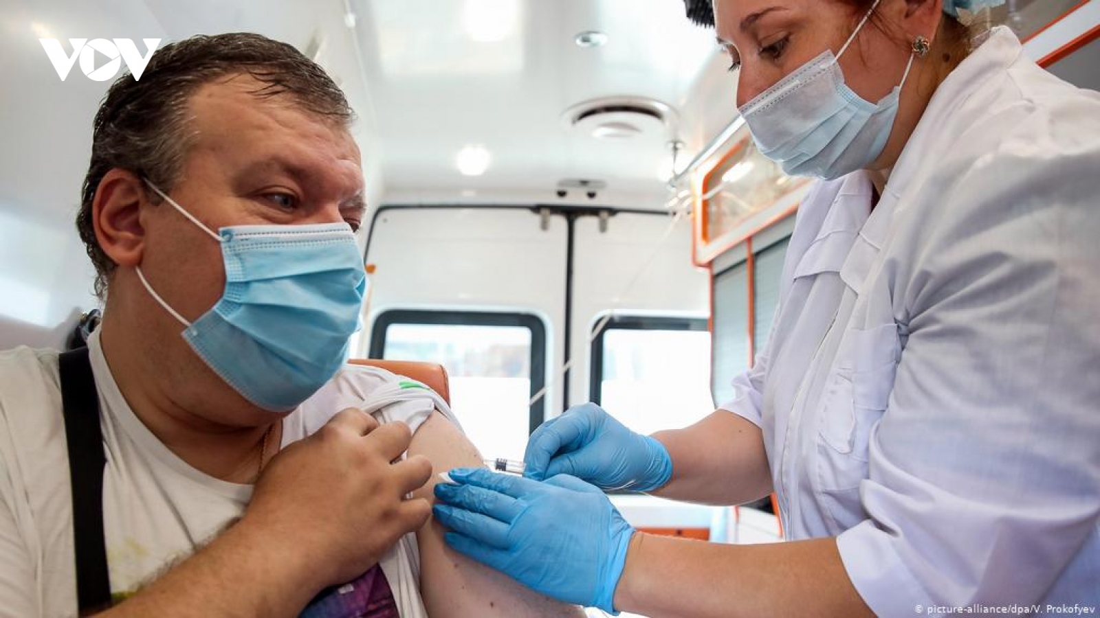 EU cáo buộc Nga phát tán thông tin sai lệch về Covid-19 để bán vaccine Sputnik-V