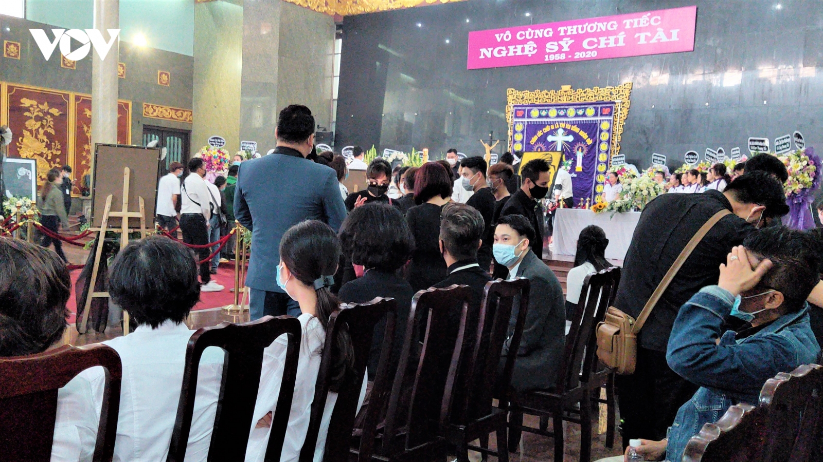 Xúc động lễ viếng nghệ sĩ Chí Tài
